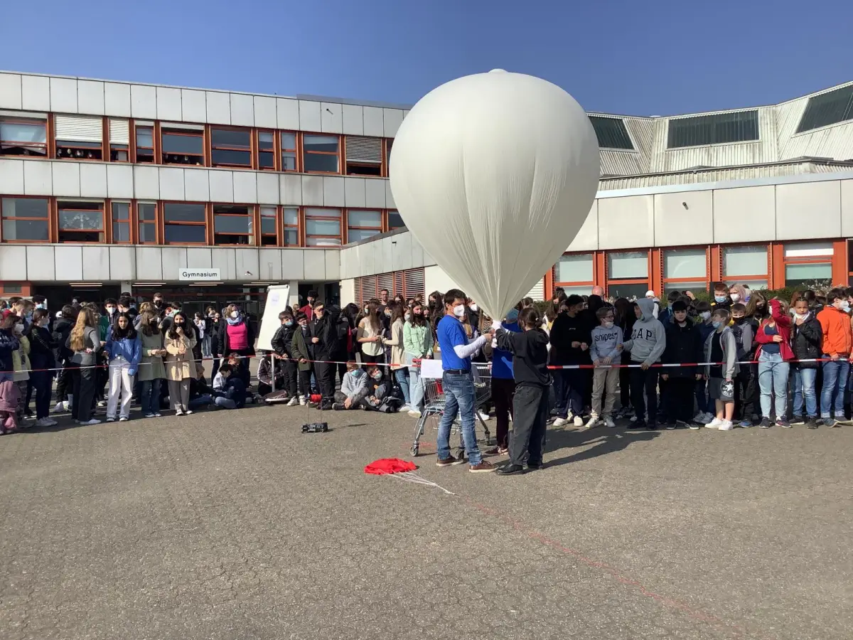 &bdquo;Horkesgath in the sky&ldquo; &ndash;  Start des Wetterballons und Bergung der Sonde