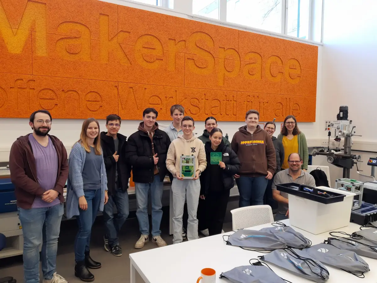 Selbstgebaute Zentrifuge aus dem MakerSpace ist Grundstein f&uuml;r das neue DNA-Sch&uuml;lerlabor