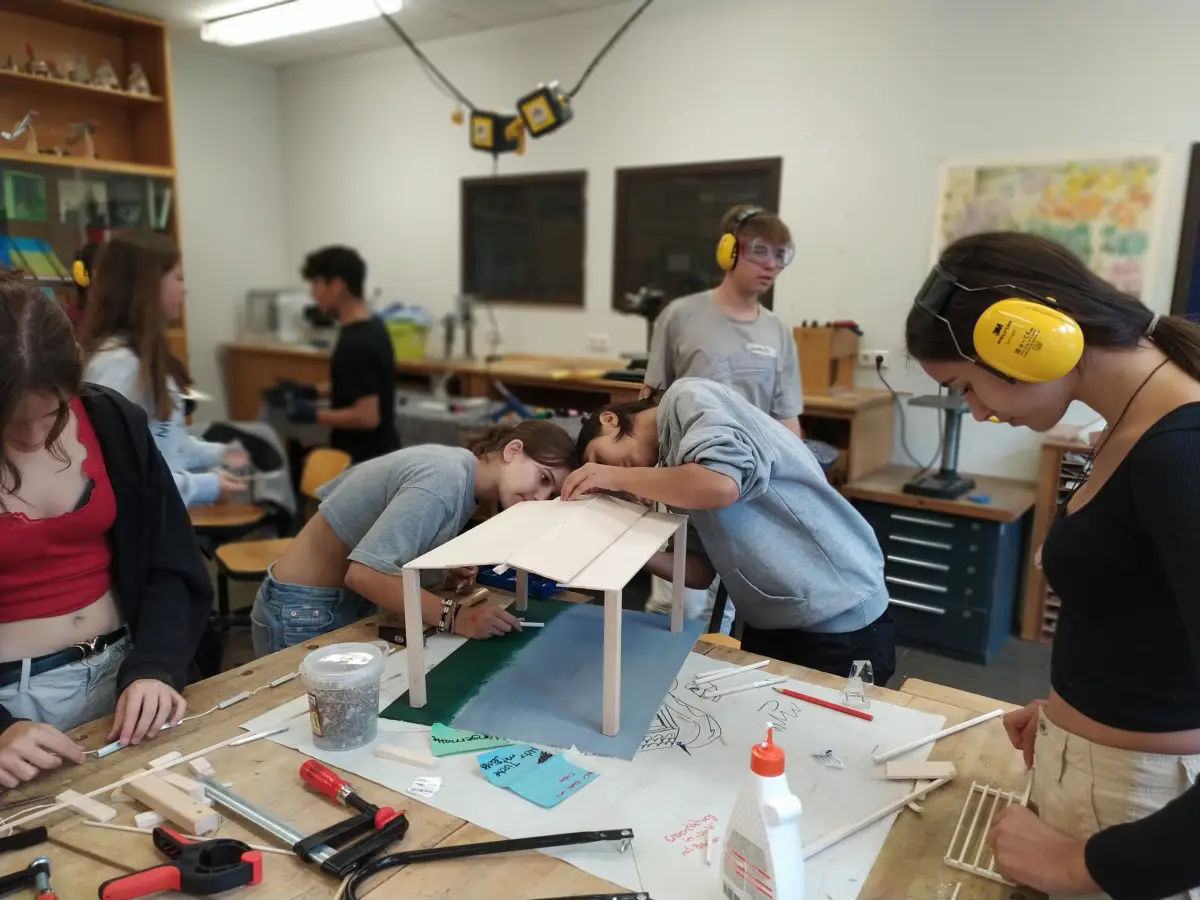 Technik-Workshop mit Forever Day One & Hornbach zu den Themen Nachhaltigkeit, Achtsamkeit, Kreativität und Handwerk