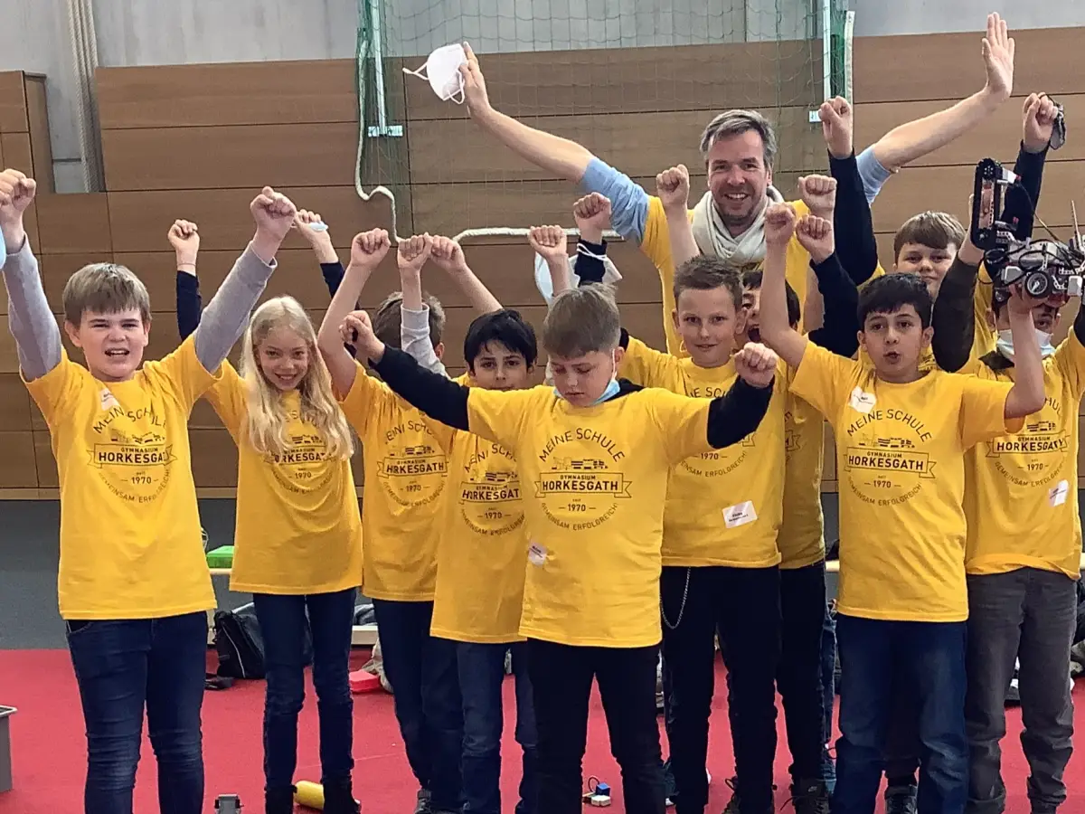 zdi-Roboterwettbewerb: Die fantastischen F&uuml;nf st&uuml;rmen ins Finale