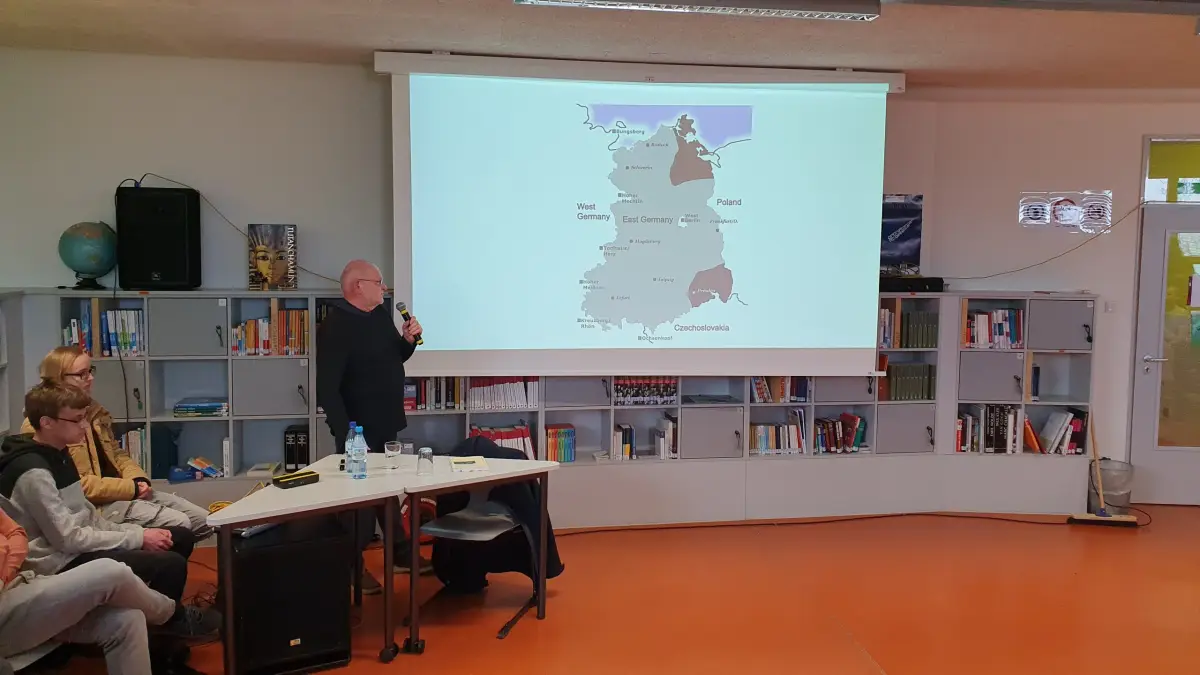 Zeitzeugenbesuch von Herrn Herzog